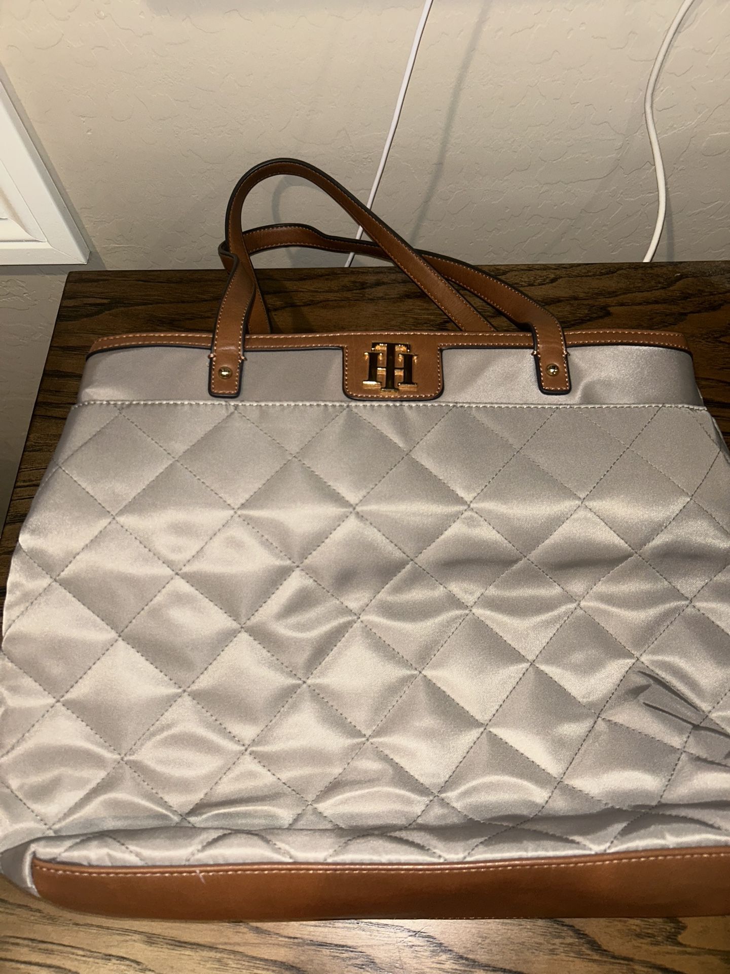 Tommy Hilfiger Tote