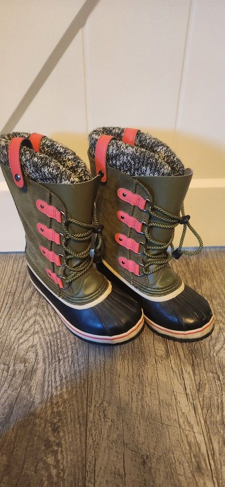 Snow Boots