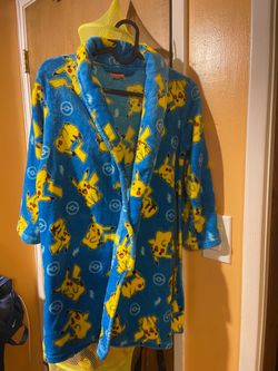 Size 6-7 Pikachu Pokémon Fleece Robe