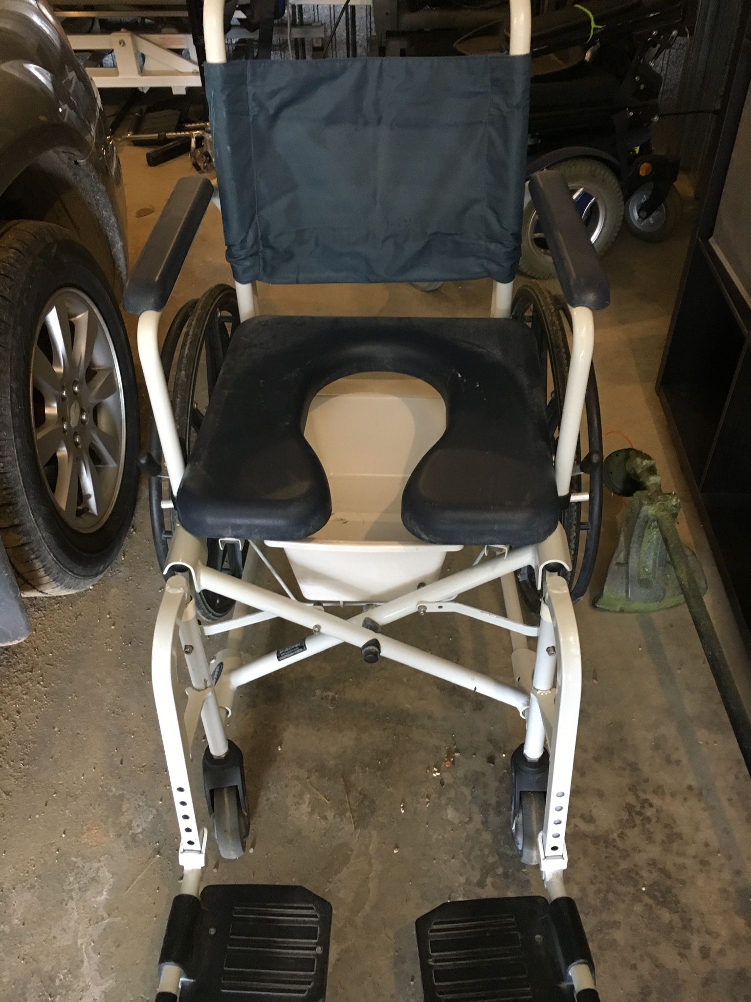 Invacare Mariner Shower/commode Chair