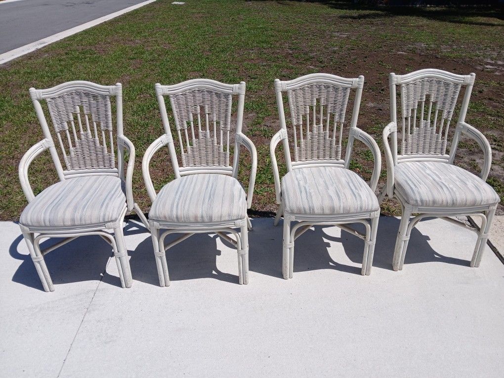 4 Wicker Dining Chairs 