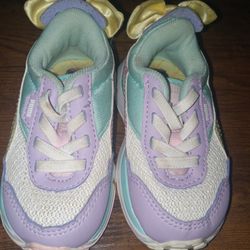 Little Girl Pumas