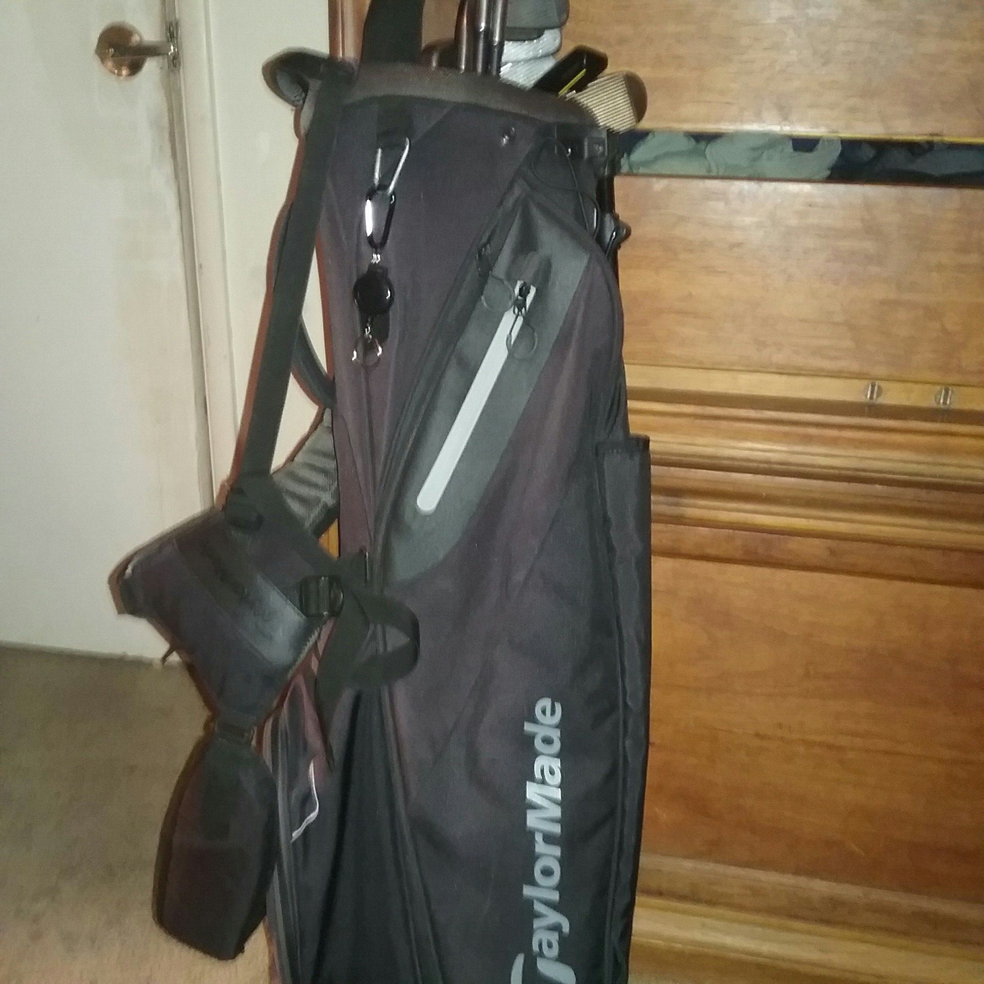 TaylorMade golf set with bag