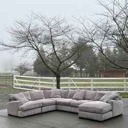 Macy’s ‘Rhyder’ Sectional