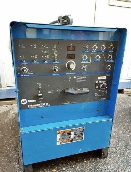 MILLER SYNCROWAVE 250 DX WELDER