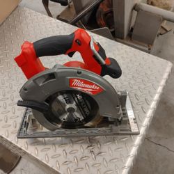 Milwaukee 71/4 Saw