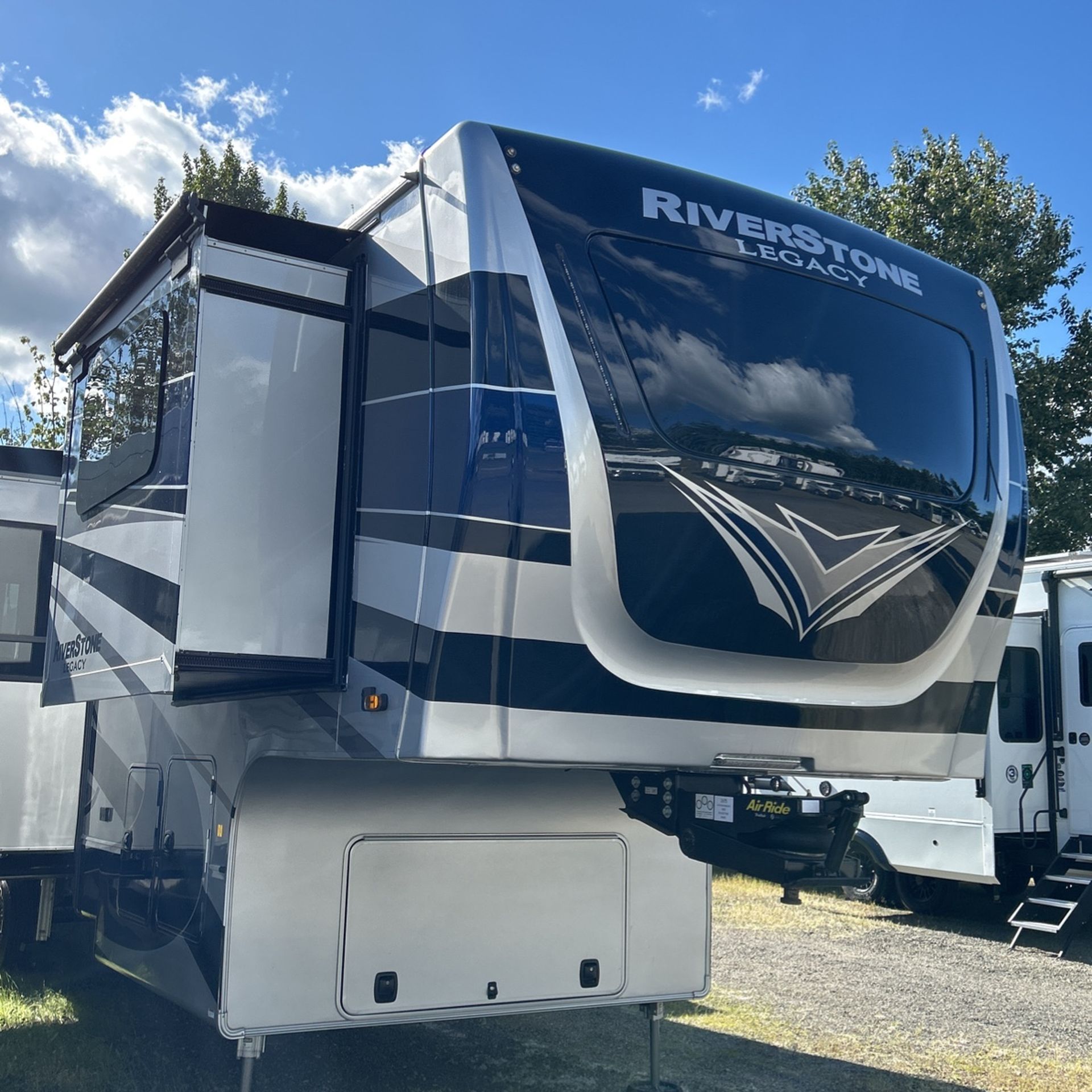 2022 Forest River Riverstone 39RBFL