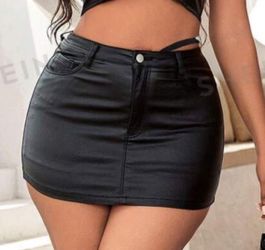 Black Mini Skirt ( Medium/large