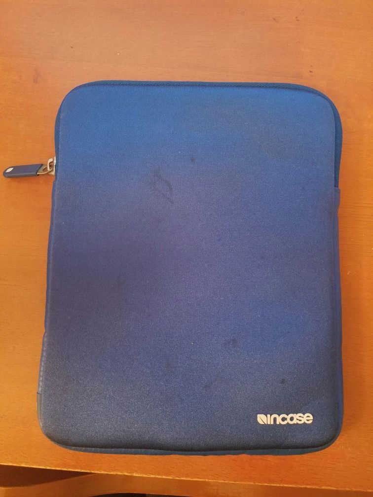 Incase IPad Zipper Case