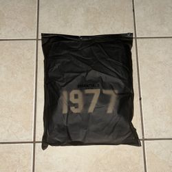 2022 size S essential hoodie 