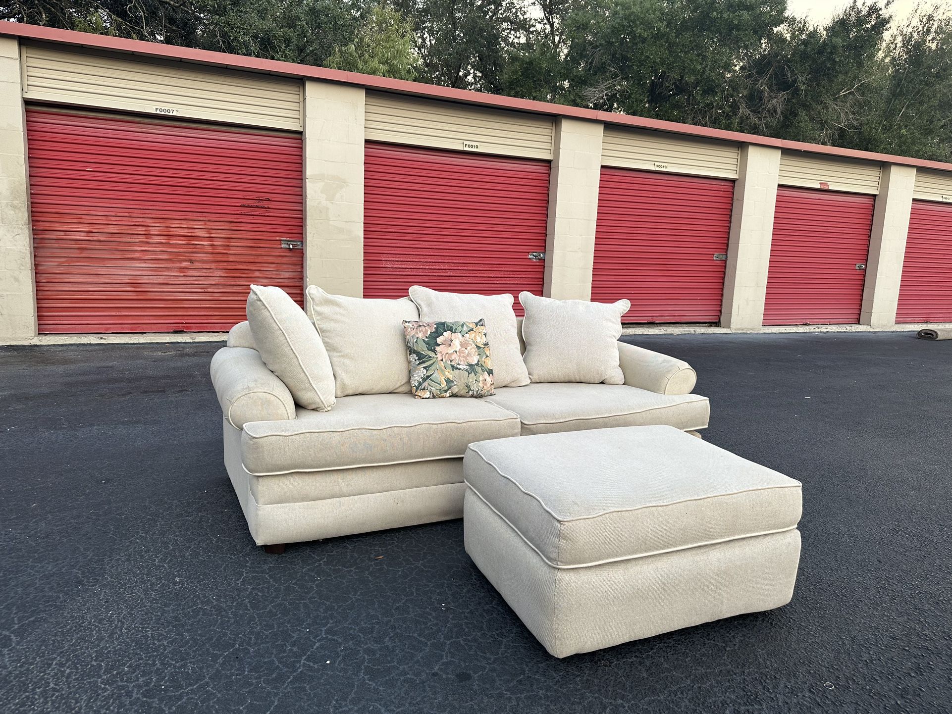 Comfy Beige Sofa Couch Pull Out Bed ๐ฅ๐ฅ