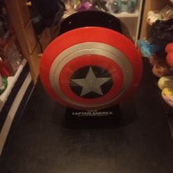 REGAL EXCLUSIVE CAPTAIN AMERICA BRAVE NEW WORLD POPCORN BUCKET