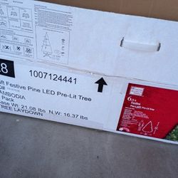 LED Pre-Lit Christmas Tree 