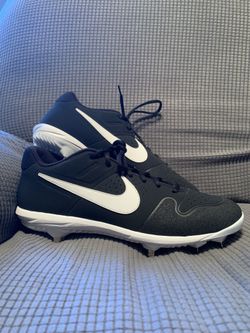 NIKE Baseball Cleats