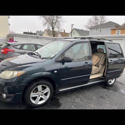 2004 Mazda MPV