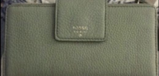 Original Fossil Sydney Tab Clutch wallet Color: Sea Glass Brand New in plastic