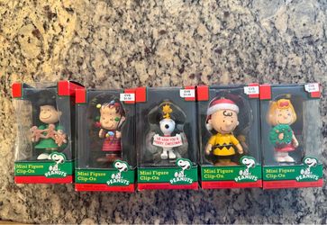 Peanuts clip on mini figures/ ornament
