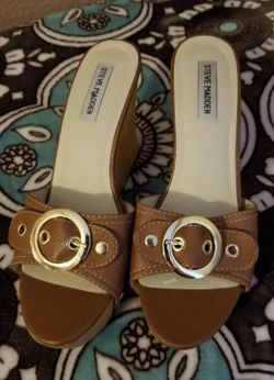 Steve Madden Size 9M Tan Brand New!! Wedge Sandals