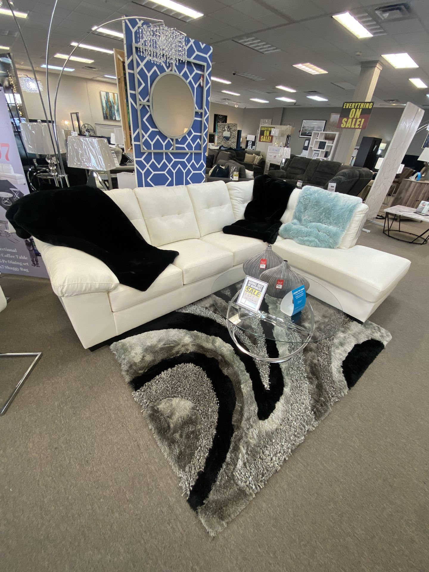 White Modern Sectional NEW IN STOCK AND FREE DELIVERY 