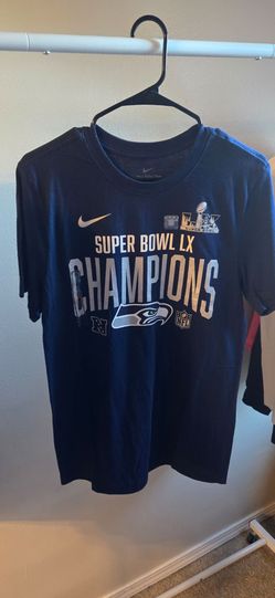 Small women's Seahawks Superbowl Tshirt