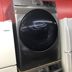 New Scratch And Dent Samsung Front Load Washer And Dryer Set. 1 year Warranty 