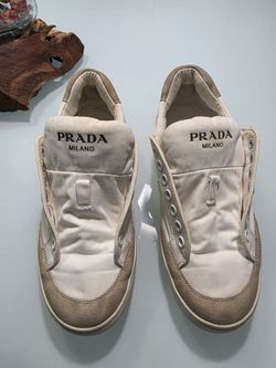 Tennis PRADA Con Marcas De Uso Pero Sin Roturas Y Bellos De Lona Cruda Y Cuero Por Un Muy Buen Precio 