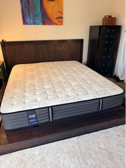 Wood king size bed frame