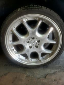 20" Rims (4 rims) -- 2 BRAND NEW TIRES 255 45 20 -- $280 FOR ALL