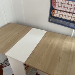 Receptable dining table