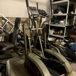 BEST FITNESS CENTER DRIVE ELLIPTICAL BFE1 BODY-SOLID CARDIO TRAINER