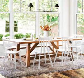 Set Of 4 Windsor Classic White Solid Wood Dining Chairs with Curving Spindle Back for Kitchen and Dining Room