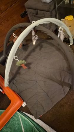 Tummy time play mat