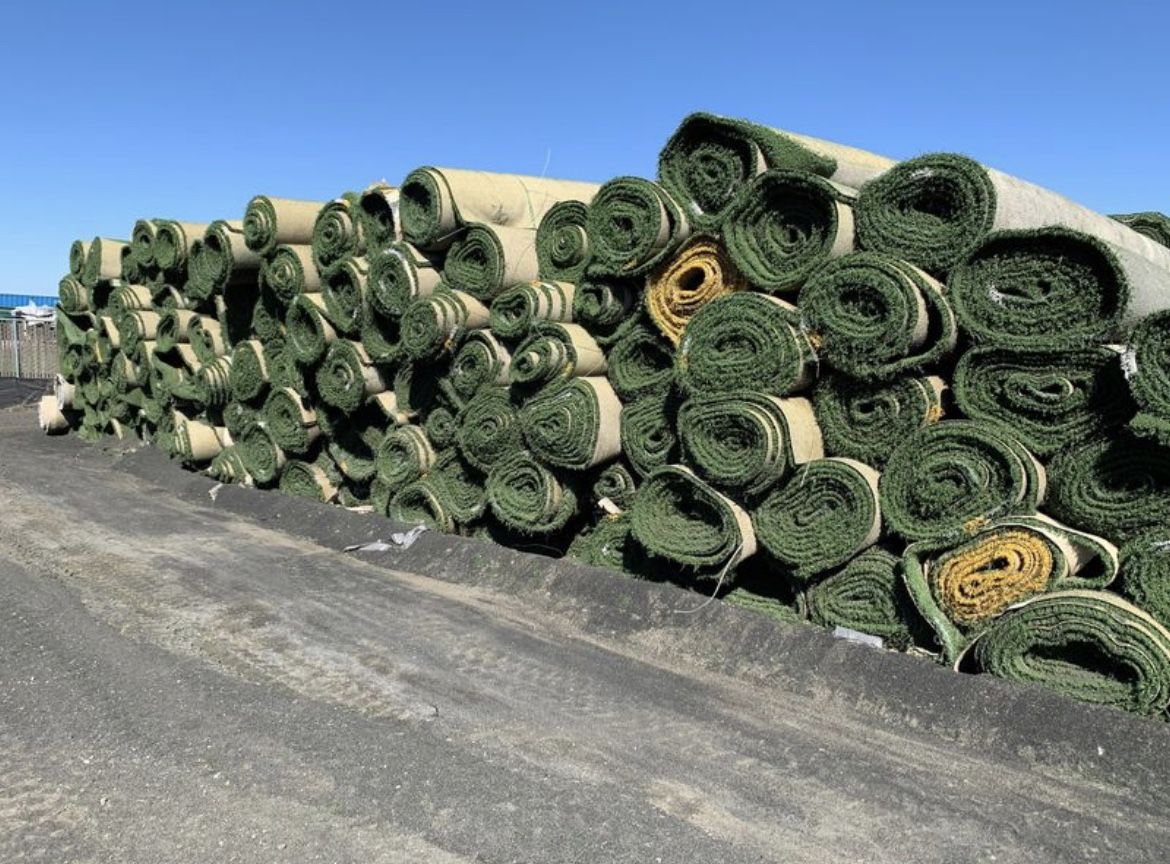 Recycled ♻️ Used Artificial Turf Rolls• Pet Friendly 🐶 In MELVIN, IL