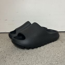 PADS ADIDAS YEEZY SLIDE ONYX SIZE 7
