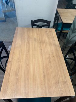 Table with 4 chairs - Must go by Sunday , 8/16