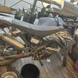 The Apollo RFZ 250 RX Dirt Bike