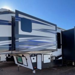 2018 Keystone Fuzion 369 – Luxury Toy Hauler 5th Wheel