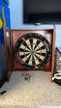 Hanging unicorn dart board set