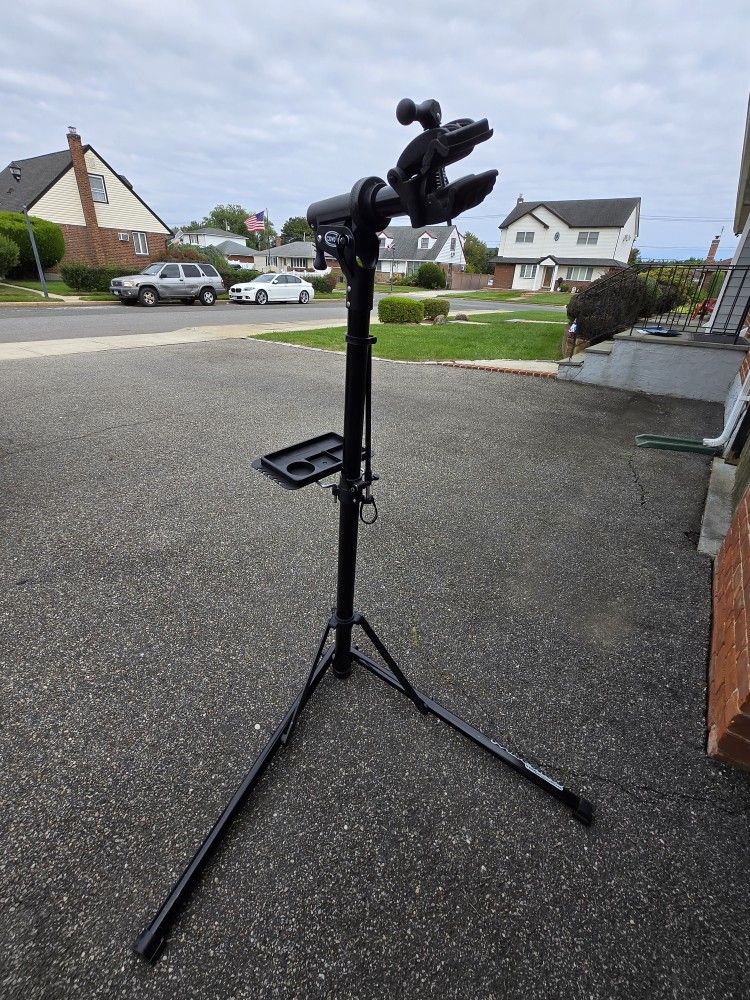 Used In Good Condition CXWXC Bike Repair Stand 
