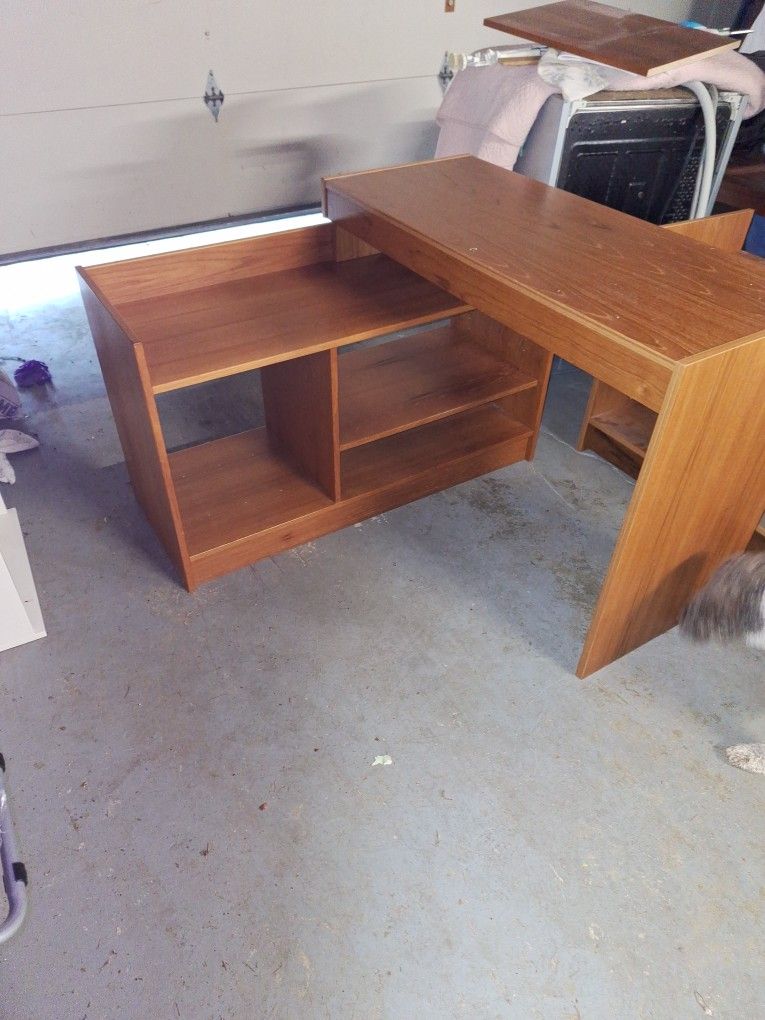 Corner Desk/shelf Set