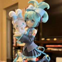 Hatsune Miku X Cinnamoroll Figurine
