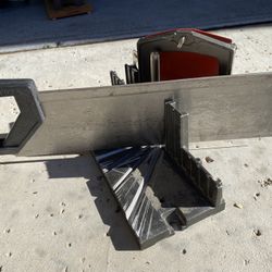 Stanley 14.5 in. Deluxe Clamping Miter Box with 14 in. Saw