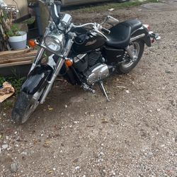 Honda Shadow 1100 Cc 