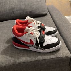 Nike Air Jordan Legacy 312 Low White Red (GS) Size 6.5 