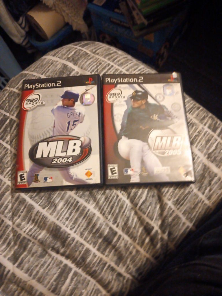PS2 MLB 2004 & 2005 SELLING TOGETHER AS 1 