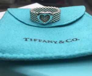 TIFFANY & CO. MESH HEART RING
