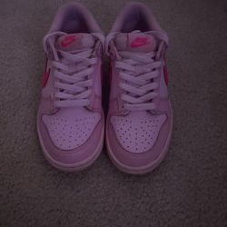 dunk low GS triple pink size 6y