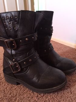 Girls size 9 black boots