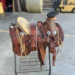 HORSE SADDLE SZ 16