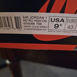 Tennis Shoes